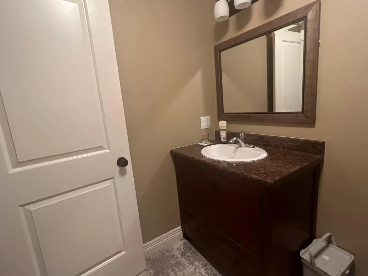 Cozy And Stylish Entire Suite In Halifax