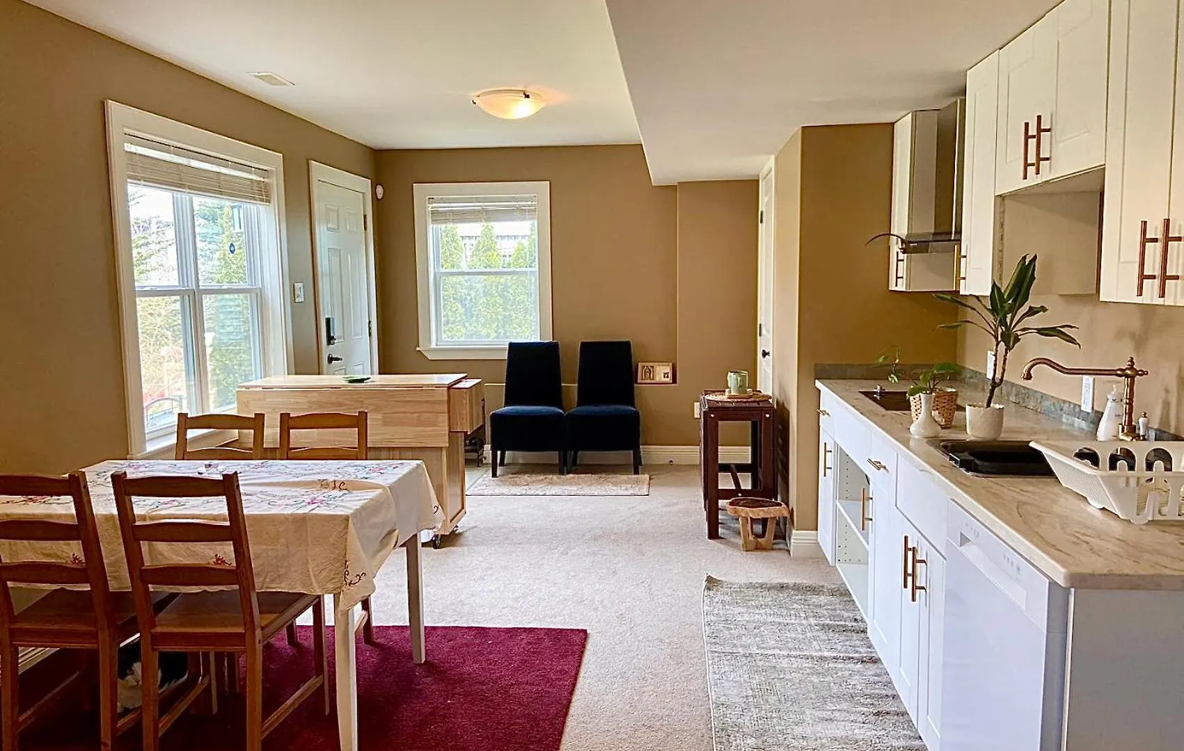 Cozy And Stylish Entire Suite In Halifax Canada